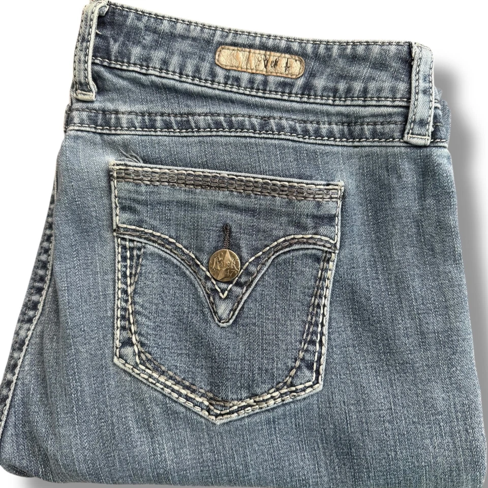 Pantalones de mezclilla Rock 47 by Wrangler para mujer 34x34 (36x32) tiro bajo corte bota adornados Foto 2 de 4