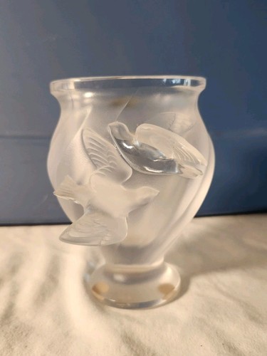 Lalique Rosine Crystal 5" Vase Frosted Raised Flying Doves Signed Vintage France