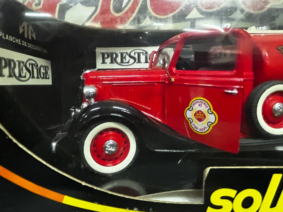 Solido Prestige Metal Ford Citerne Providence RI Fire Department 1:18 Model - Image 4 of 4
