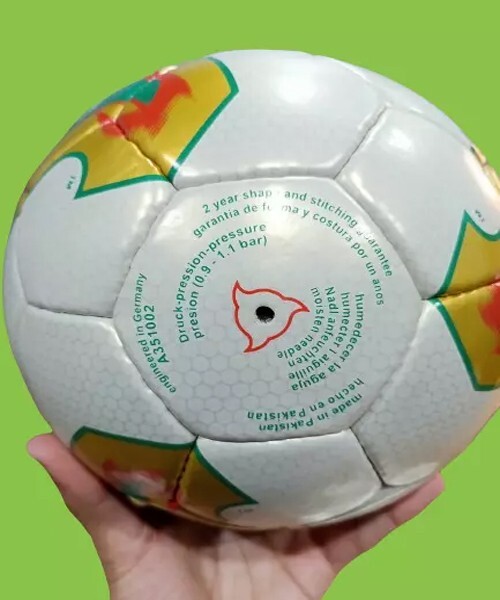 adidas 2002FIFA World Cup Official ボール ADIDAS FEVERNOVA - OFFICIAL MATCH BALL - OF THE FIFA WORLD