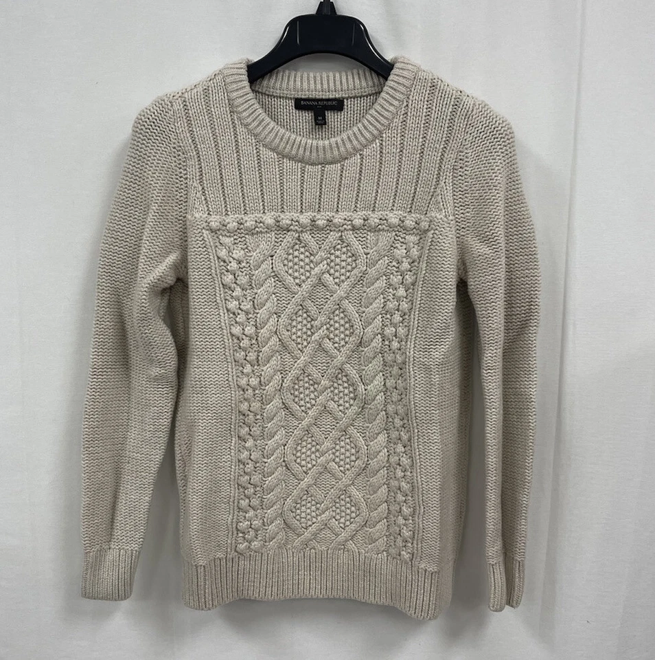 Banana Republic Cozy Chunky Knit Sweater in Beige Womens size Medium