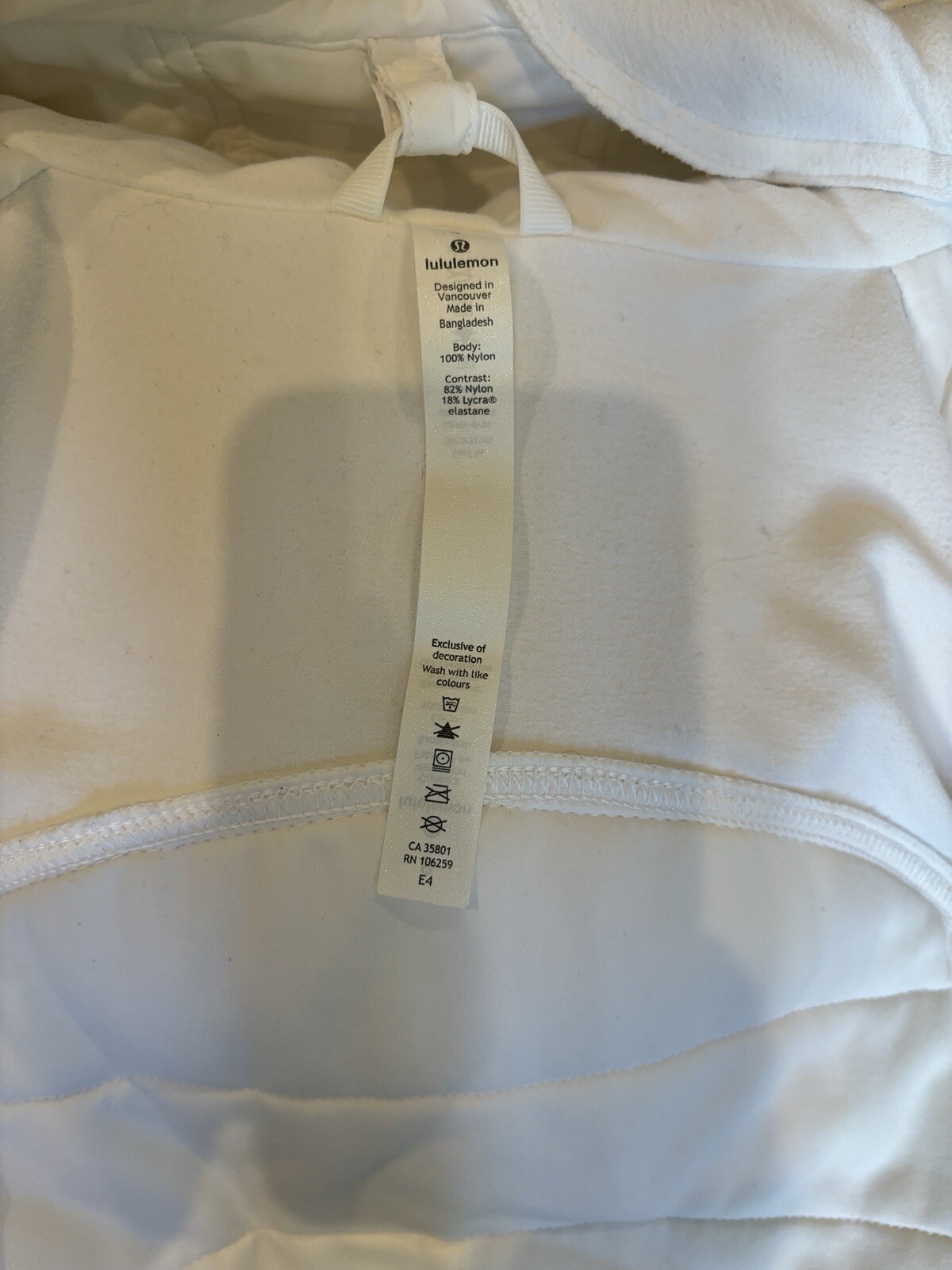 Lululemon White Quilted padding  Soft  Jacket ( 8… - image 8