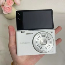 mint Samsung MV900f White 16.3 MP Flip-out Vlog Camera 5x Optical Zoom