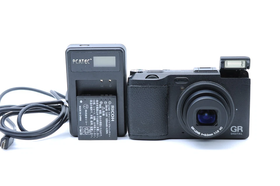 Near Mint Ricoh GR Digital IV 10.4MP Digital Camera Black Shutter Count 2782 - Image 2 of 4