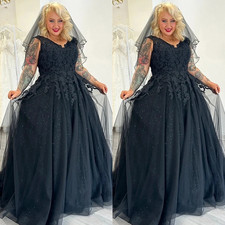 Plus Size Black Wedding Dress Gothic V Neck Tulle Applique A-Line Bridal Gowns