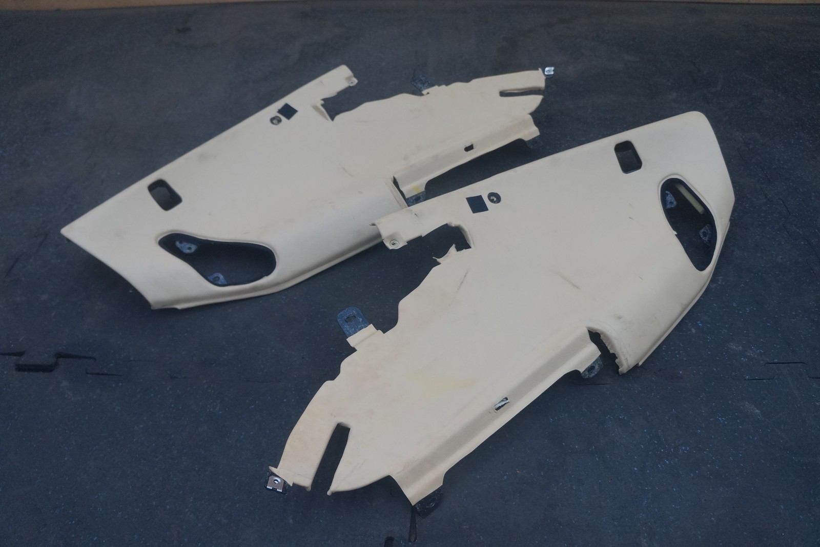 Set Rear Left Right C Post Pillar Trim Panel OEM Aston Martin Rapide S 2014