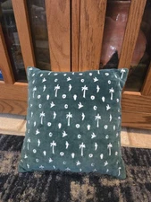 Opalhouse Jungalow 10x10 Décor Green Plush Velvet Throw Pillow EUC Palm Trees