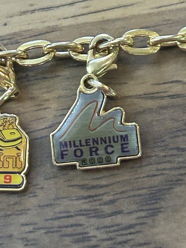 8” CEDAR POINT Charm Bracelet W/ (8) Charms Gold Tone Sandusky, OH Coaster Rides - Picture 3 of 11