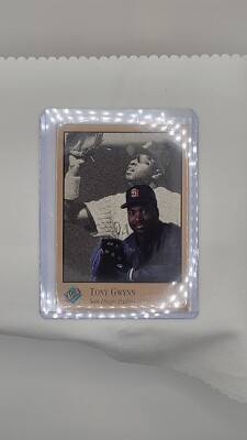 1992 Studio - #104 Tony Gwynn