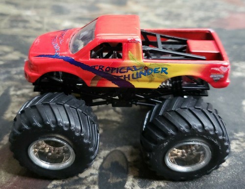 3 Hotwheel Monster Jam Annihiltor Tropical Thunder & El Toro Loco Trucks Mattel  - Picture 3 of 11