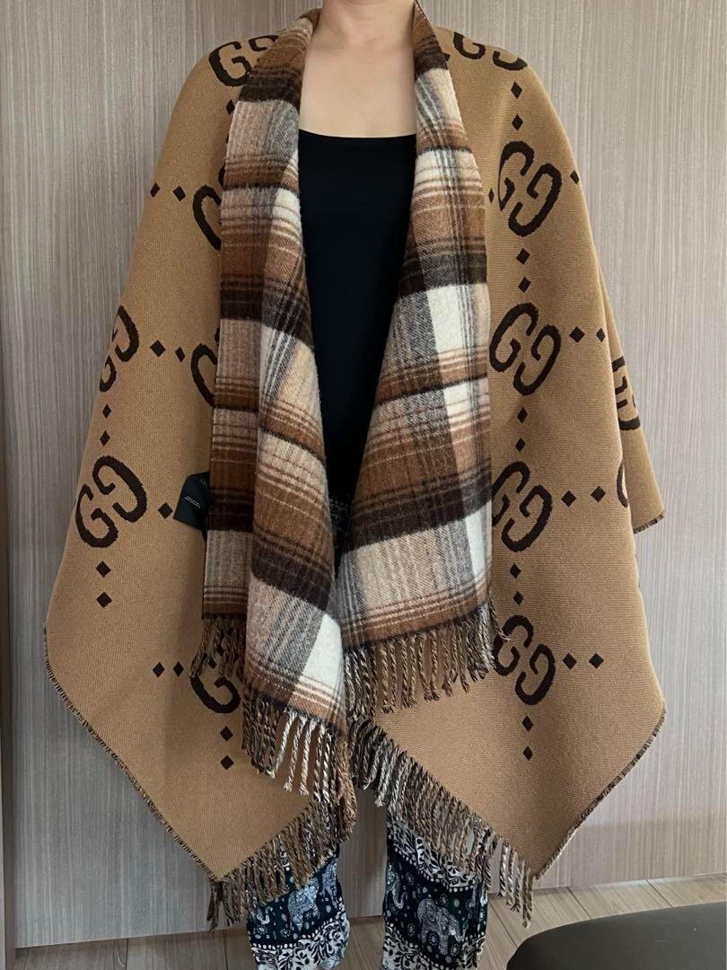 Gucci Wool Poncho Cape Reversible Check GG Logo Brown Beige Gucci Wool Poncho Cape Reversible Check GG Logo Brown Beige