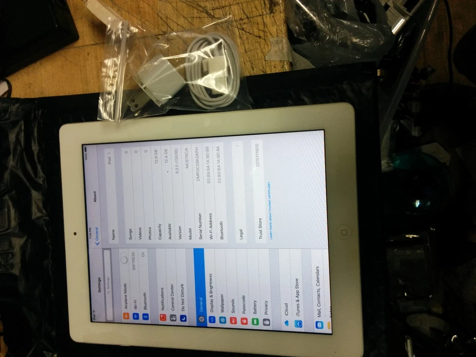 Apple IPAD 2 A1395 16GB UNLOCKED WIFI TABLET IOS 9.7" WHITE - Image 3 of 4