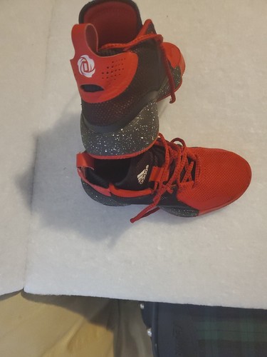 Adidas Derrick Rose 773 scarpe da basket uomo/donna 5 rosso scarlatto nero FW8656 - Foto 4 di 7