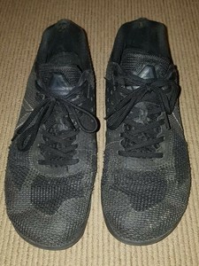black crossfit trainers