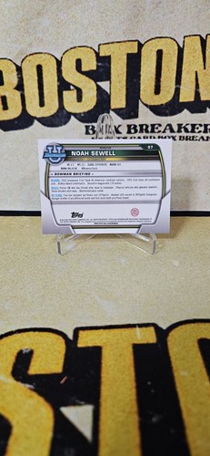 Noah Sewell Refractor 2022-23 Bowman University Chrome #57 Oregon - Picture 2 of 2