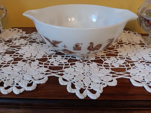 Pyrex Vintage Early American  2 1/2 QT Mixing Bowl #443