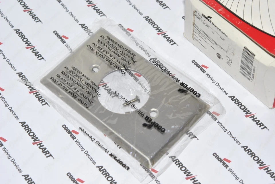 1pcs-COOPER Wiring 93091 Single Receptacle Stainless Steel Wallplates 1-Gang - Image 2 of 3