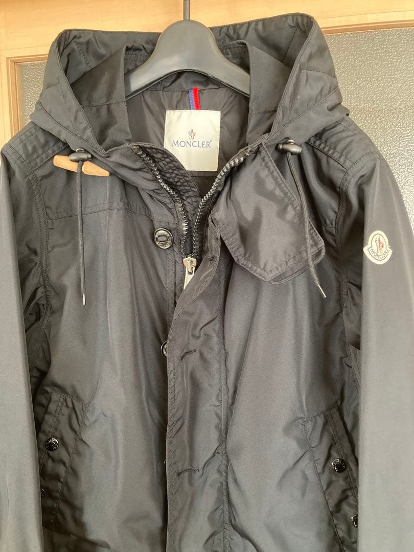 Moncler MONCLER black mountain parka jacket thumbnail 2