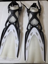 Lot d'équipements de plongée - NAGEOIRES, RÉGULATEURS, TUBA, LUNETTES - A NETTOYER ! - NON TESTÉ !