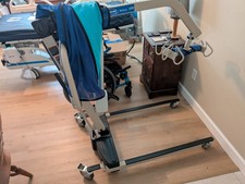 Invacare Lightweight Hydraulic Patient Lift, 450 lb. Max, 9805P W/ 2 SLINGS