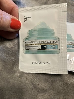 (5) it Cosmetics CONFIDENCE IN A GEL CREAM Oil Control Trial Size 0.06 fl oz