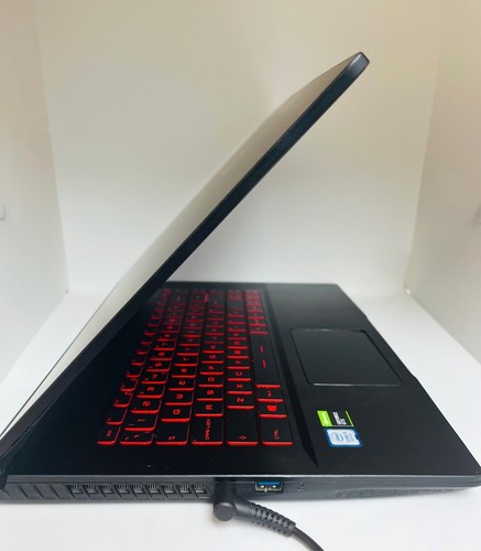 Gaming MSI MS-16R4 15.6" Laptop,Intel Core i5-9300H,8GB,256GB SSD, Windows 11 - Picture 4 of 8