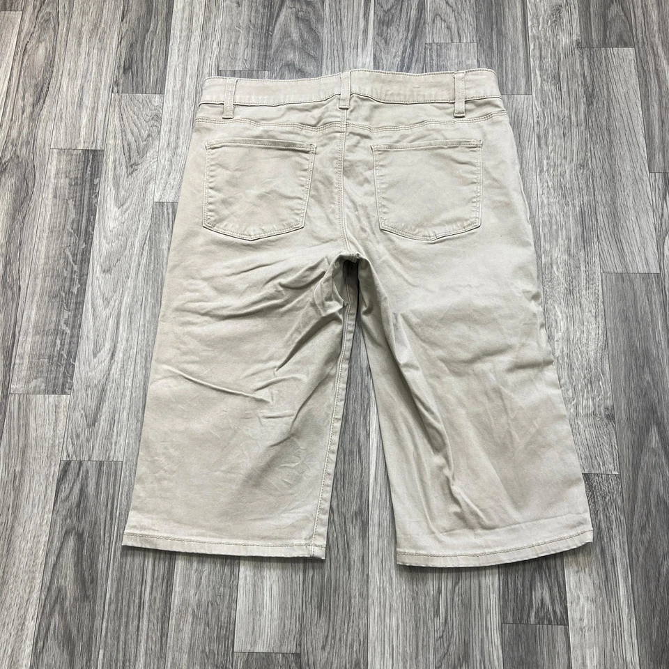 BUFFALO Samuella Mid Rise Flat Front Tan Bermuda Shorts Women's Size 4 / 27 - Image 4 of 4