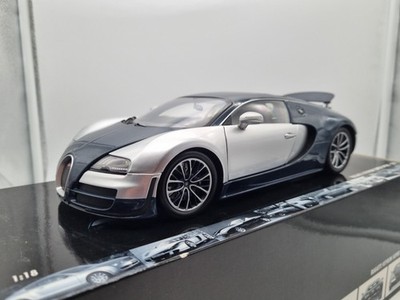 1/18 Bugatti Veyron Super Sport 2011 blau/silber Minichamps 100110841