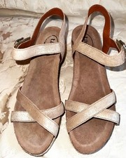 Taos Women's Metallic Tan Suede Wedge Sandals Euro Size 41 US Size 10 10.5 NW