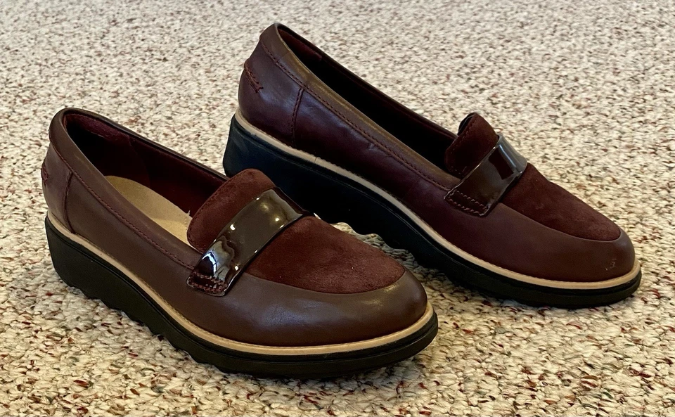 Clarks Collection Sharon Gracie Women’s Loafer Shoes Burgundy Slip On Size 7 W - Image 2 of 4