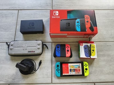 Nintendo Switch mit 4 Controller, 256GB, Ladestation, Zubehörpaket