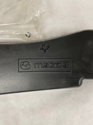 Q　904545 お急ぎ、 天板通気穴 NEW OEM Mazda Rear Fender Insulator,Passenger TK48-56-391 For '16