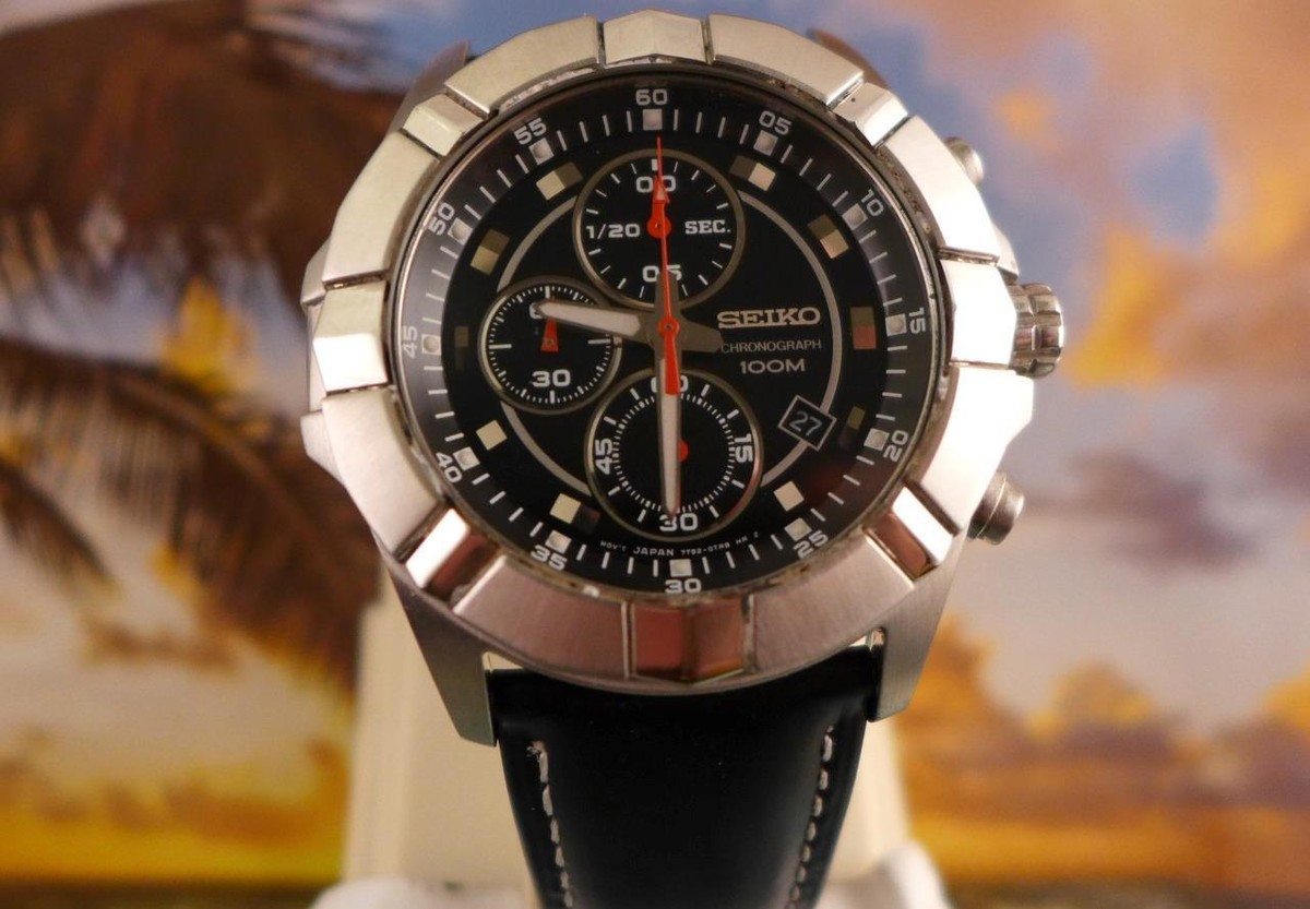 Sporty, 47mm Seiko Chronograph with date 7T92 0NJ0 serial# 360213