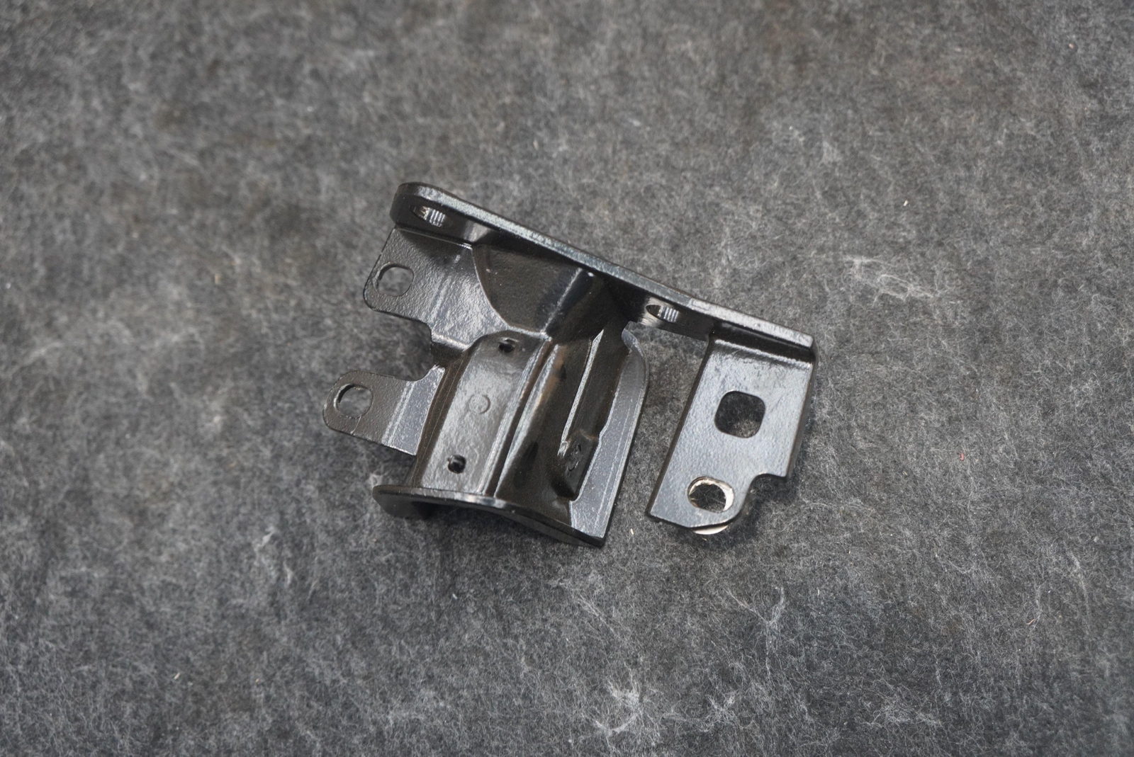 Front Right Roof Catch Latch Closing Part 4T7871158A Lamborghini Huracan Spyder