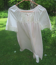 1970SMONTGOMERY WARDS SZ MEDIUM LIGHT Pink/LACE Knee Length NYLON SHORT SL ROBE