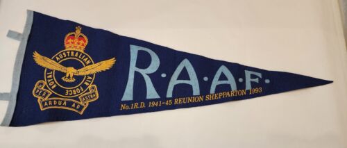 POST WW2 RAAF REUNION FELT PENANT FLAG