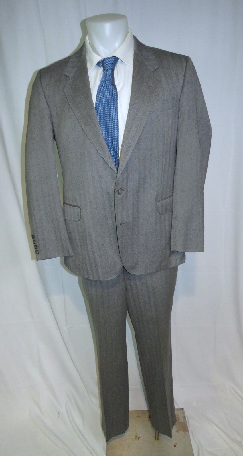 Moss Bros Covent Garden Gray Herringbone Vintage Two Button Suit 42S