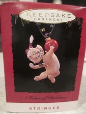 HALLMARK 1994 A Feline of Christmas STRINGER CHRISTMAS ORNAMENT-NIB   bin 1