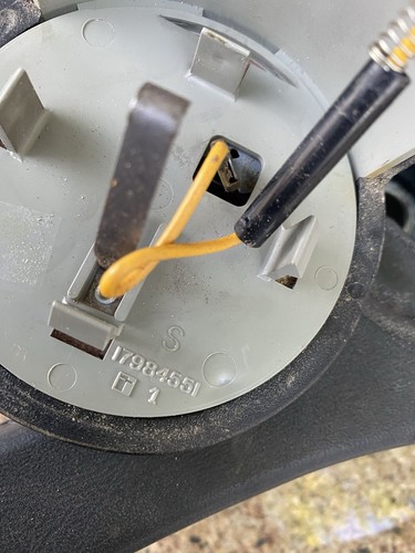 83-91 K5 Blazer, C10 88-94 OBS Steering Wheel Chevrolet 17985518 W Horn Button - Picture 4 of 8