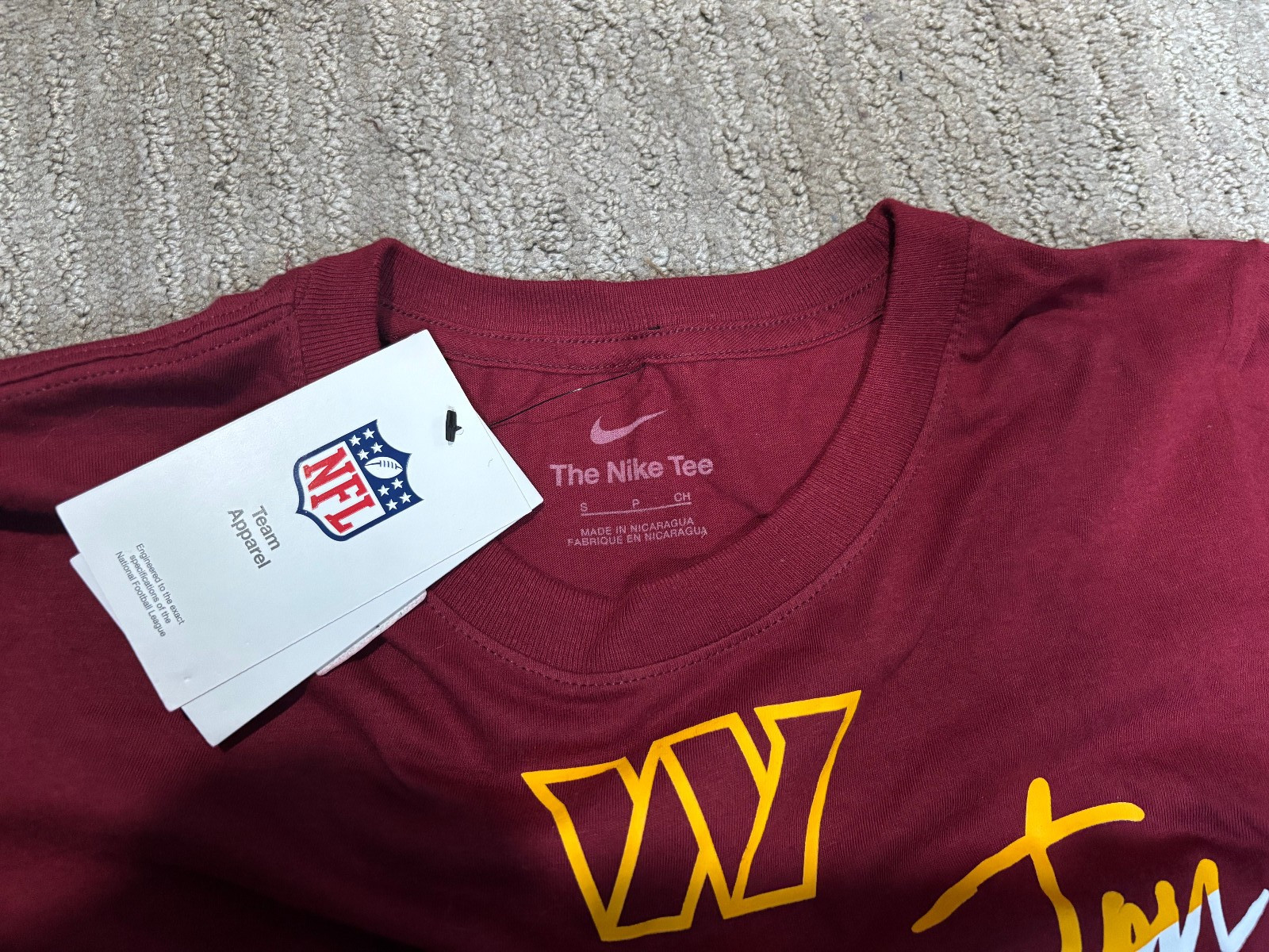 BNWT Nike Washington Commanders Shirt Womens Small S NFL Red The Nike Tee thumbnail 4