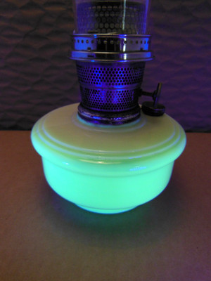 VINTAGE ALADDIN ALACITE URANIUM GLASS OIL TABLE HANGING LAMP MODEL B BURNER