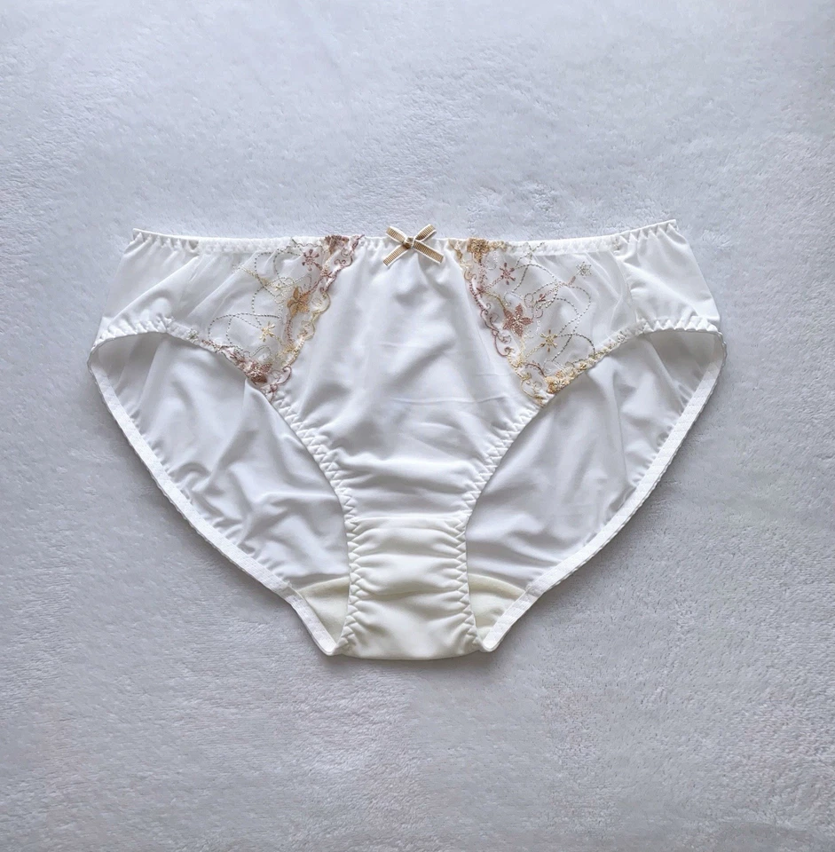 Braguita de nailon suave bordado floral brillante elegante marca japonesa US-L/JP-3L Foto 2 de 4