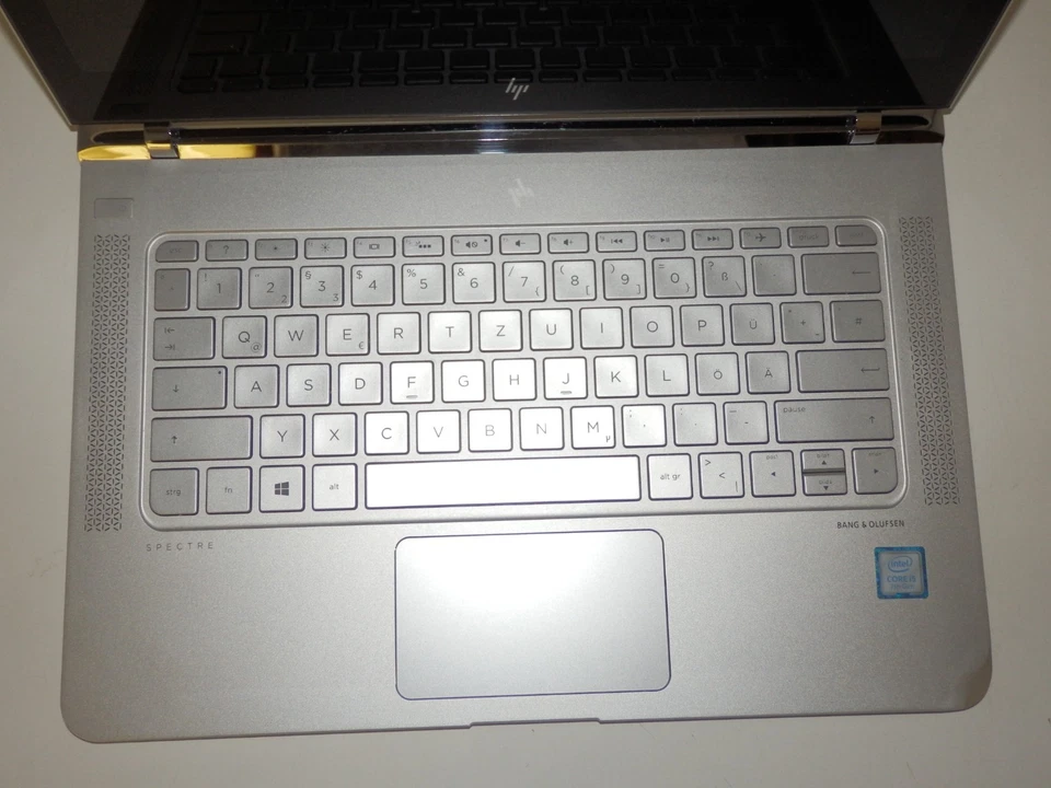 HP Spectre 13-v103ng - Intel i5-7200U, 8GB Ram, 13,3" pollici FHD, senza SSD, difettoso - Immagine 3 di 4