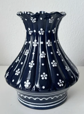 Gmundner Keramik Dirndl blau Blumenvase groß 20 cm GK12 (REG) 05/26 - Bild 1 von 4