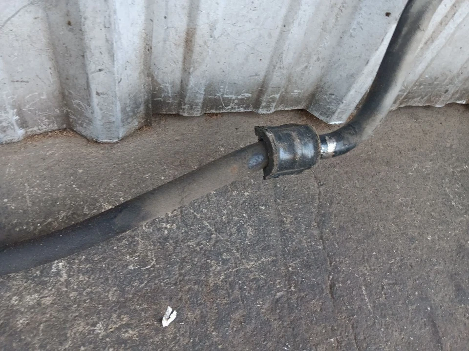 Barra estabilizadora delantera Mercedes R107 560SL 86-89 1073230265 Foto 3 de 4