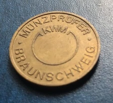 Vintage Classic Karl W. Muller KG. "KWM" Munzprufer Braunschweig Token, Germany.