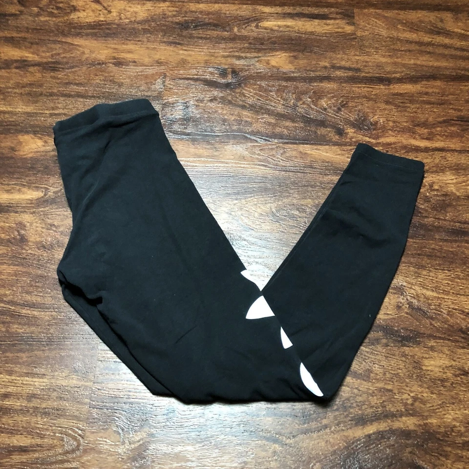 Leggings deportivos negros tiro bajo con logotipo gráfico ADIDAS para mujer talla pequeña Foto 2 de 4