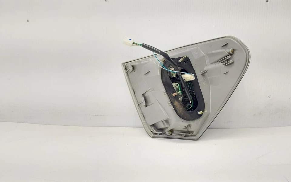 2004- Lanterna traseira de halogênio lateral direita Lexus RX330 fabricante de equipamento original - Imagem 3 de 4