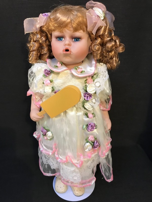 muñecas de porcelana modernas