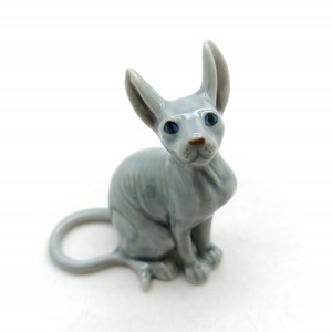sphynx cat gray